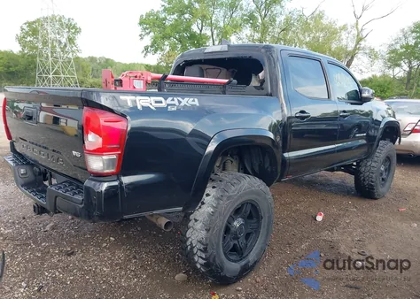 2017 Toyota Tacoma Trd Sport z USA, uszkodzony, nr VIN 3TMCZ5AN7HM091710